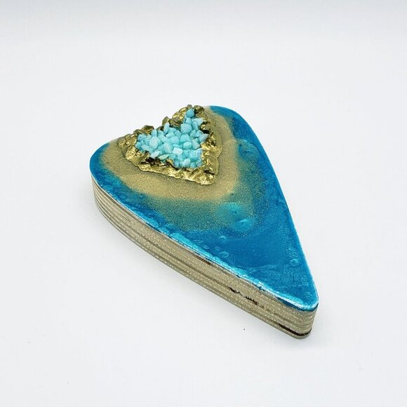 Handcrafted Resin Heart on Wood - Picture 2 of 2